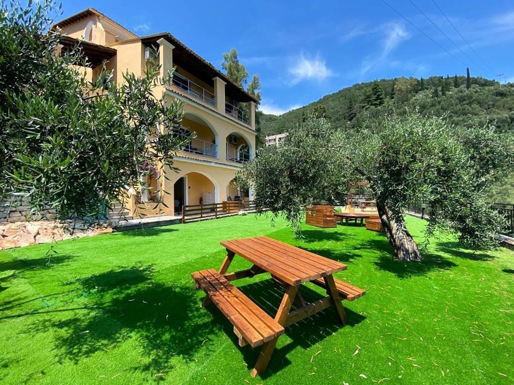 Silent Bay Apartments Katavolos Luaran gambar