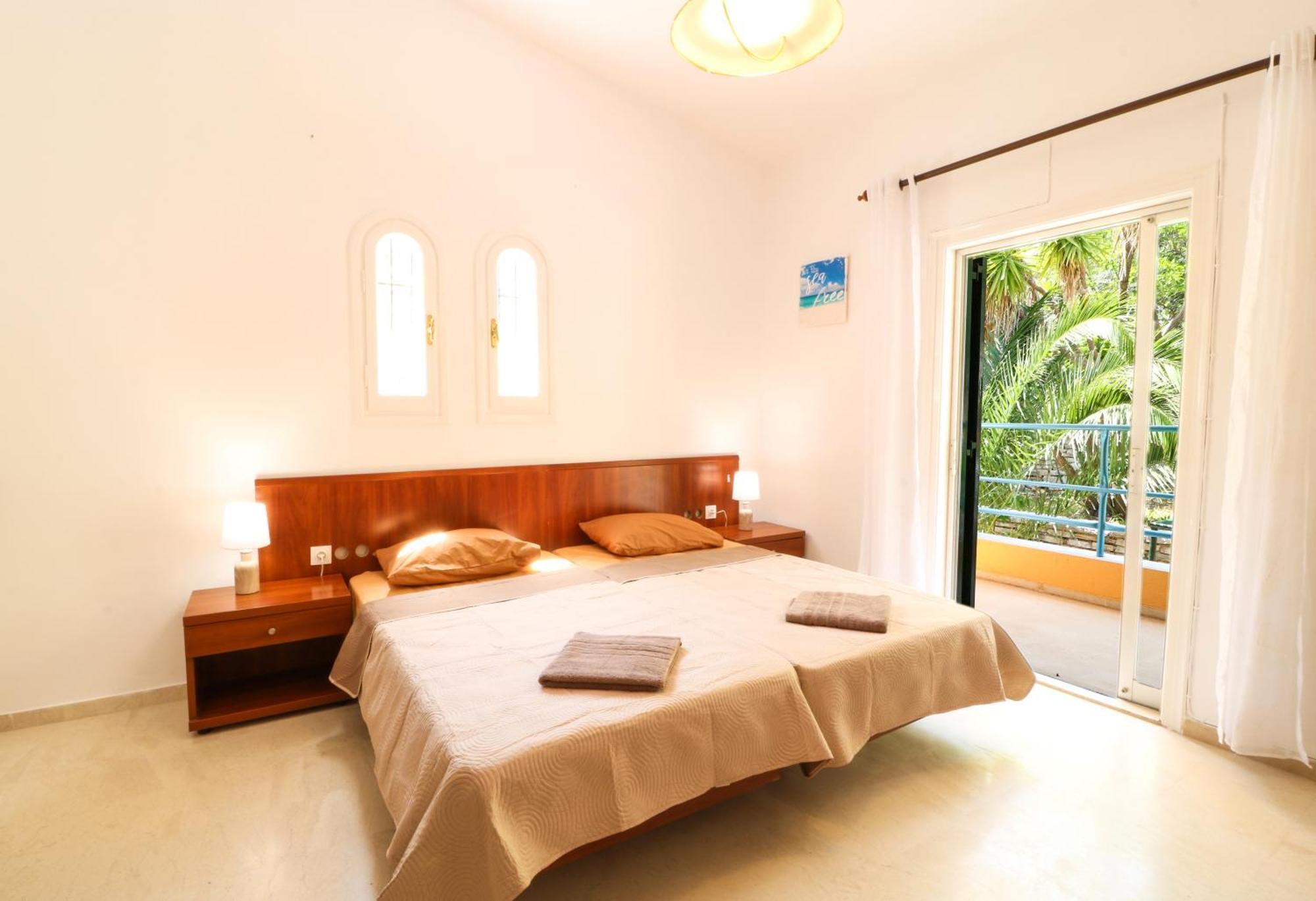 Silent Bay Apartments Katavolos Luaran gambar