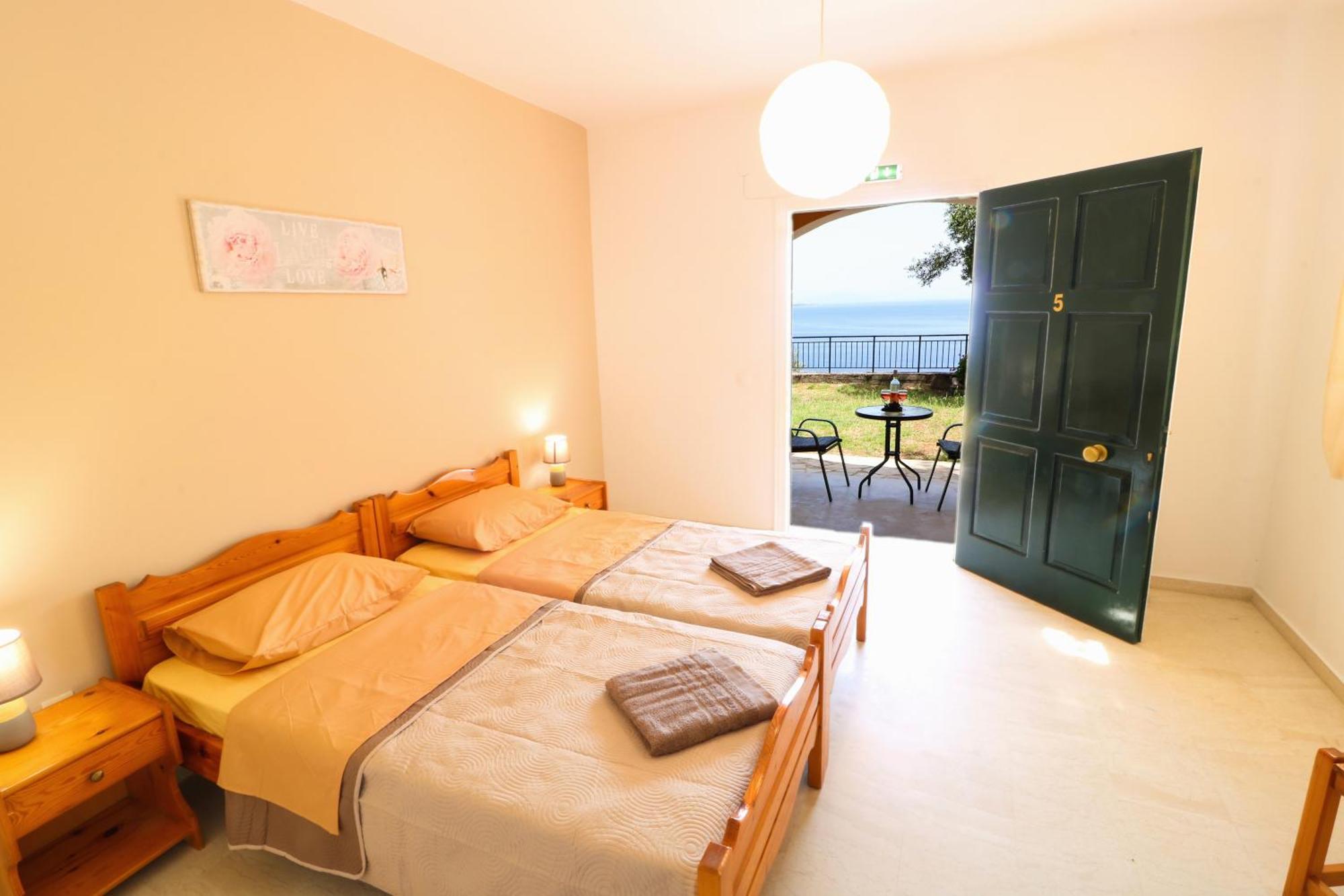 Silent Bay Apartments Katavolos Luaran gambar