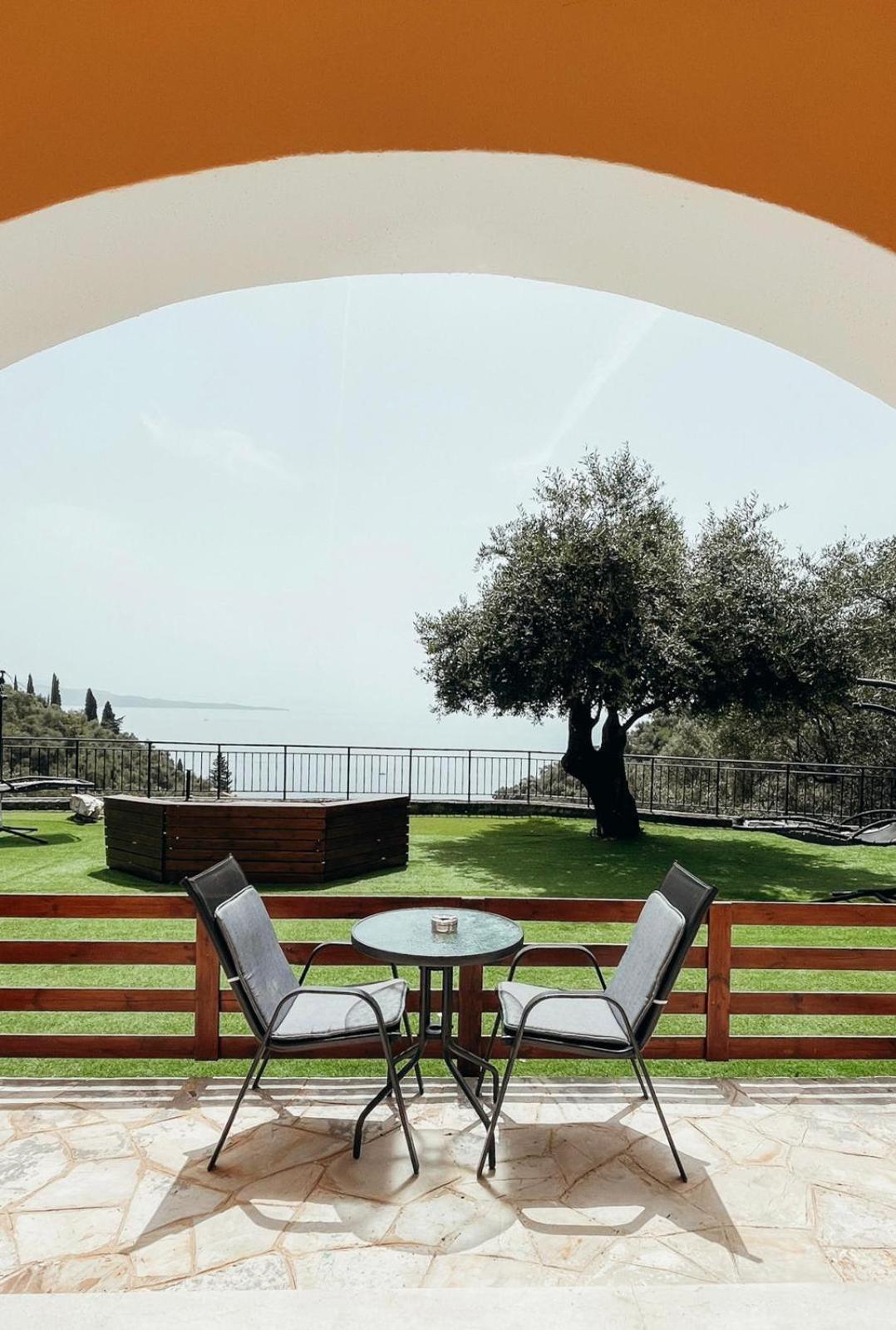 Silent Bay Apartments Katavolos Luaran gambar
