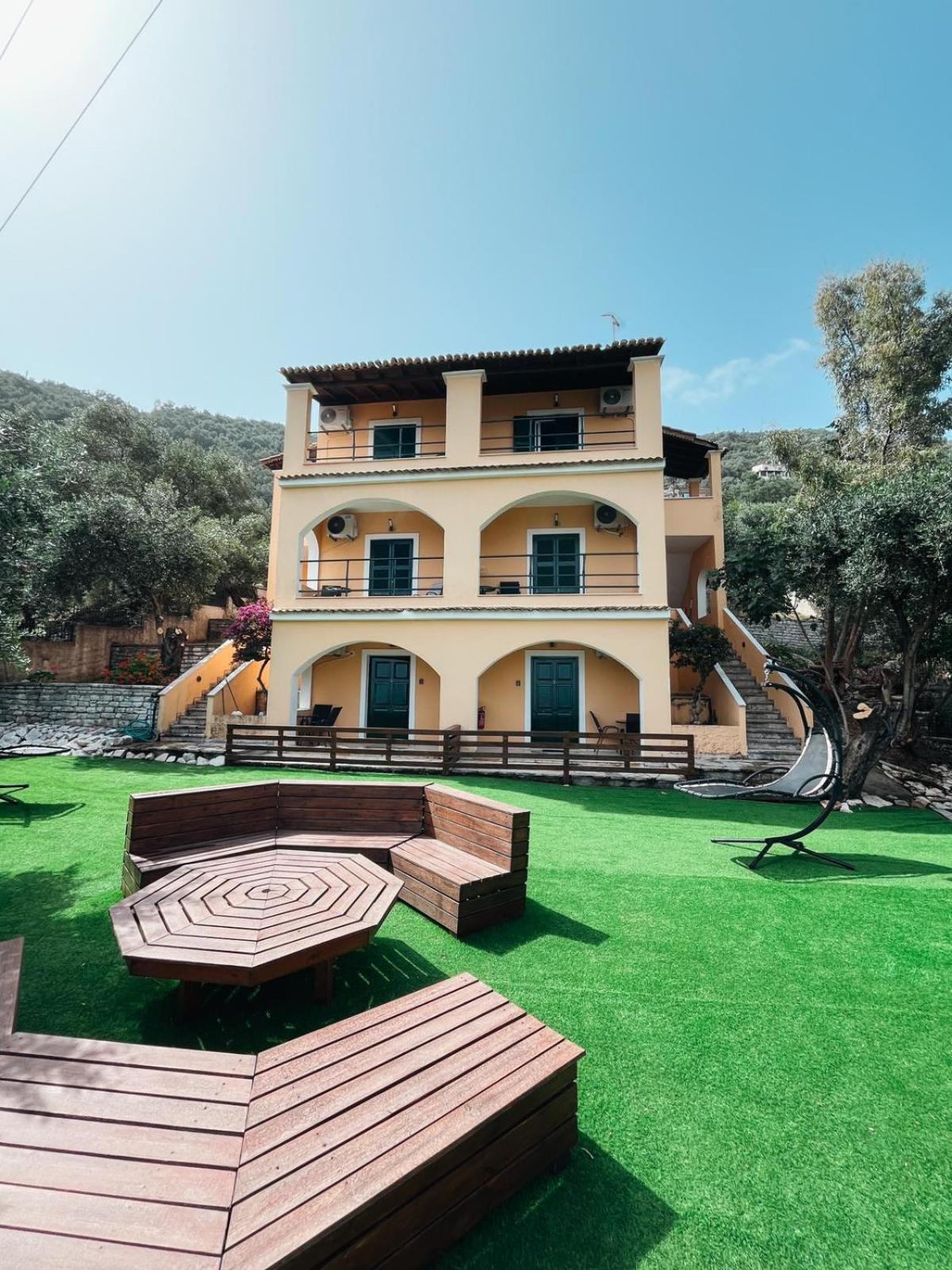 Silent Bay Apartments Katavolos Luaran gambar